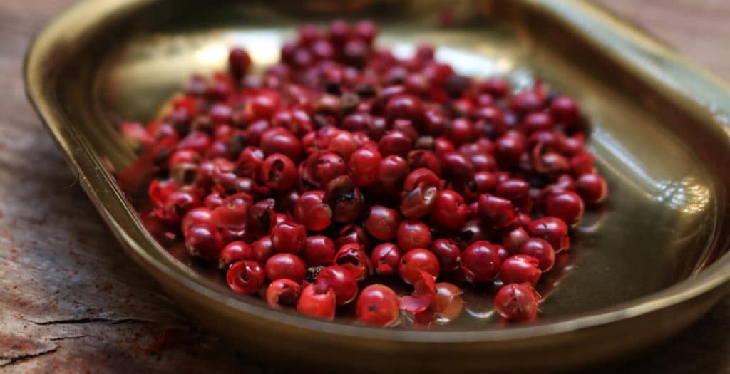 Step 4 – serve the mashed cauliflower with pink peppercorns