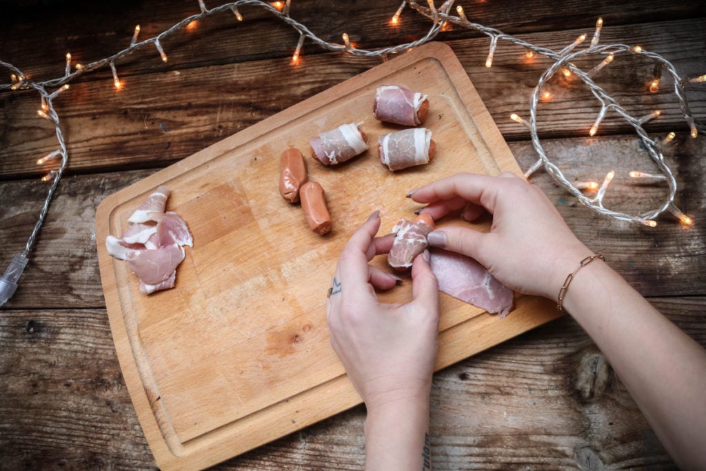 Christmas keto pigs in blankets with fondue.