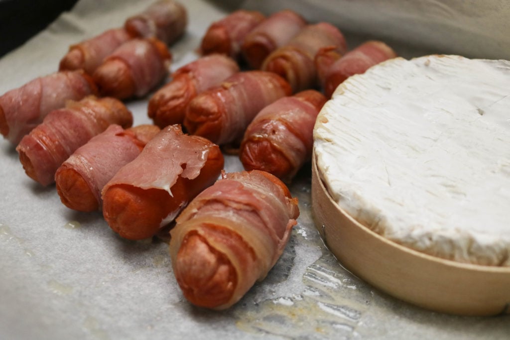 Christmas keto pigs in blankets with fondue.