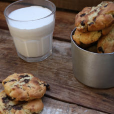 Keto chocolate chip cookies.