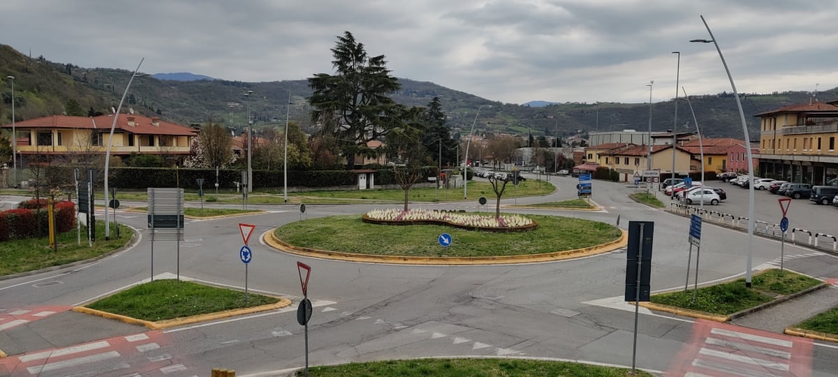 Picture of a street in Italy