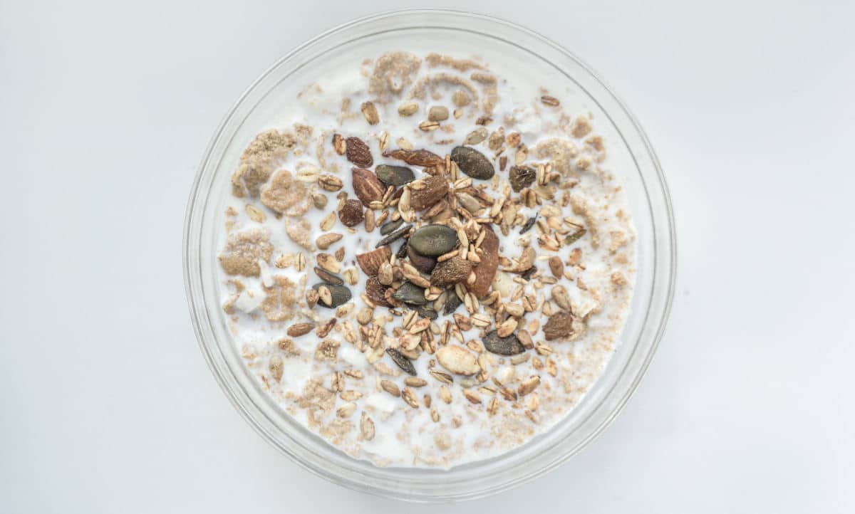 dietary fiber intake from oatmeal can treat constipation