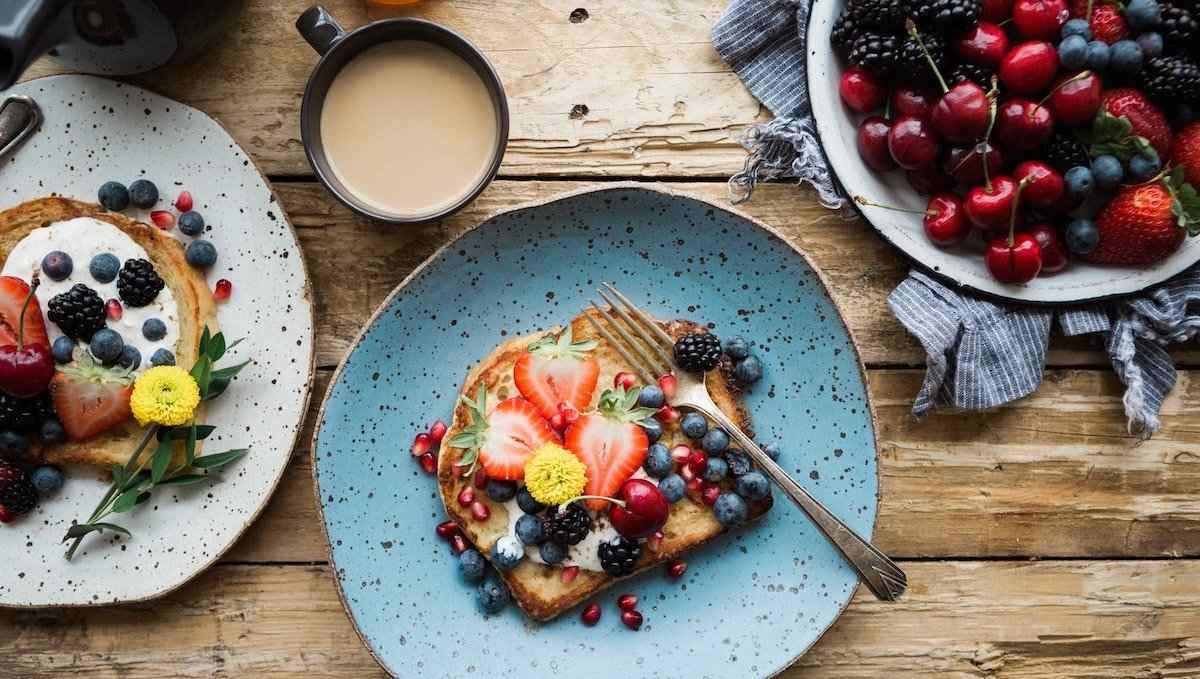 É importante também obter nutrientes que fortalecem o sistema imunitário através de alimentos