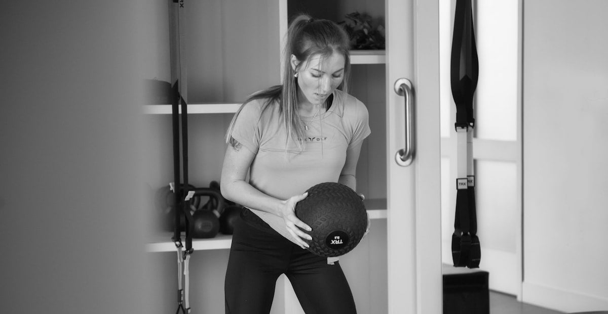 woman doing her crossfit workout