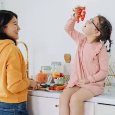 featured image for blog on healthy snacks for kids