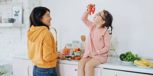 featured image for blog on healthy snacks for kids